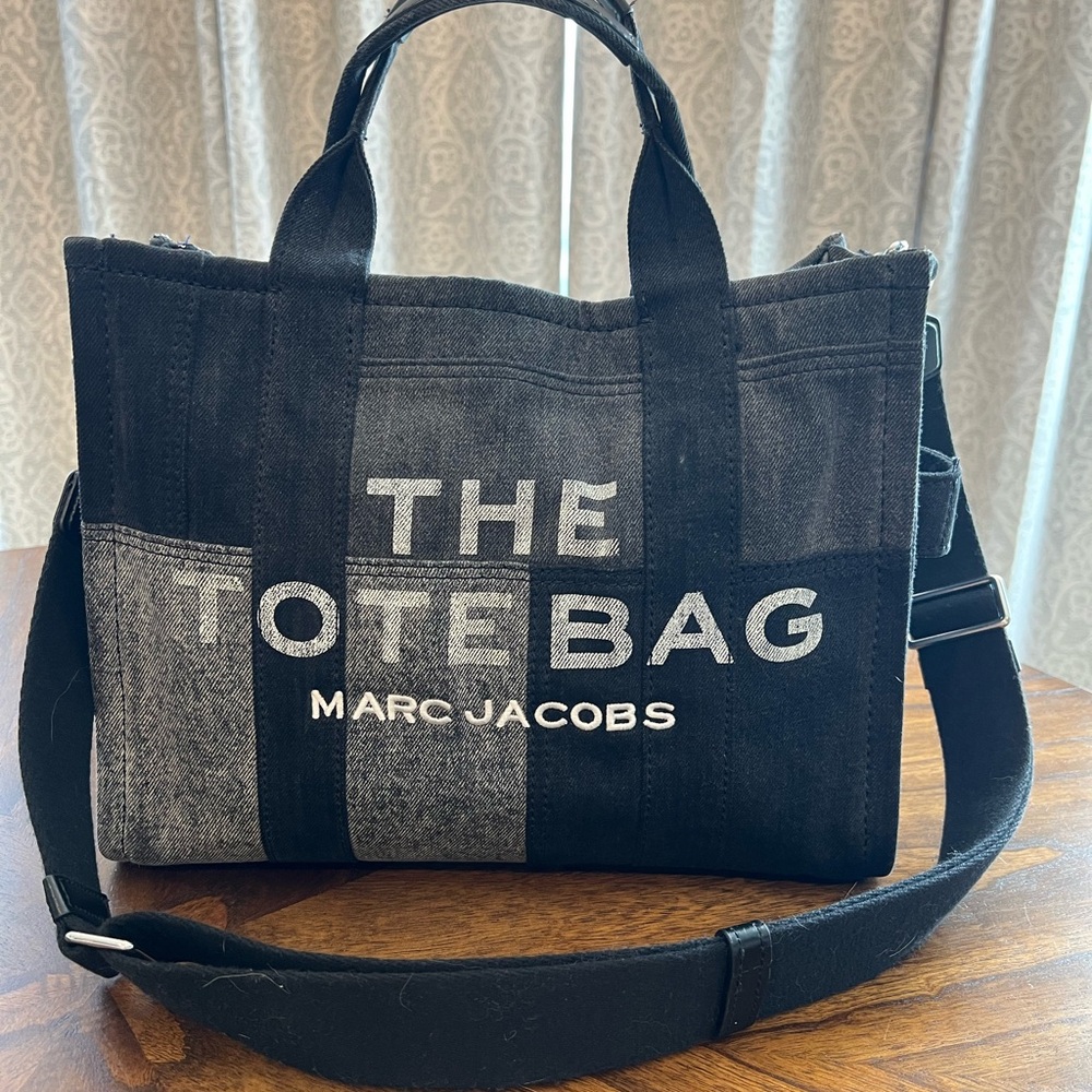 Marc Jacobs Medium The Tote Bag